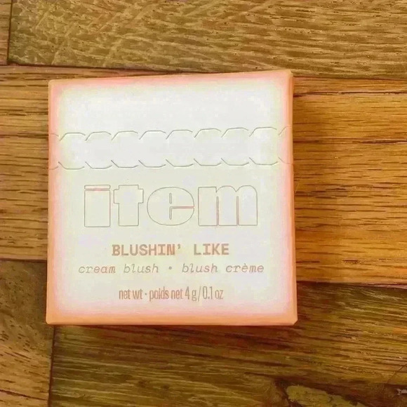 New ITEM Beauty by Addison Rae, Blushin’ Like Cream Blush - Picture 4 of 5